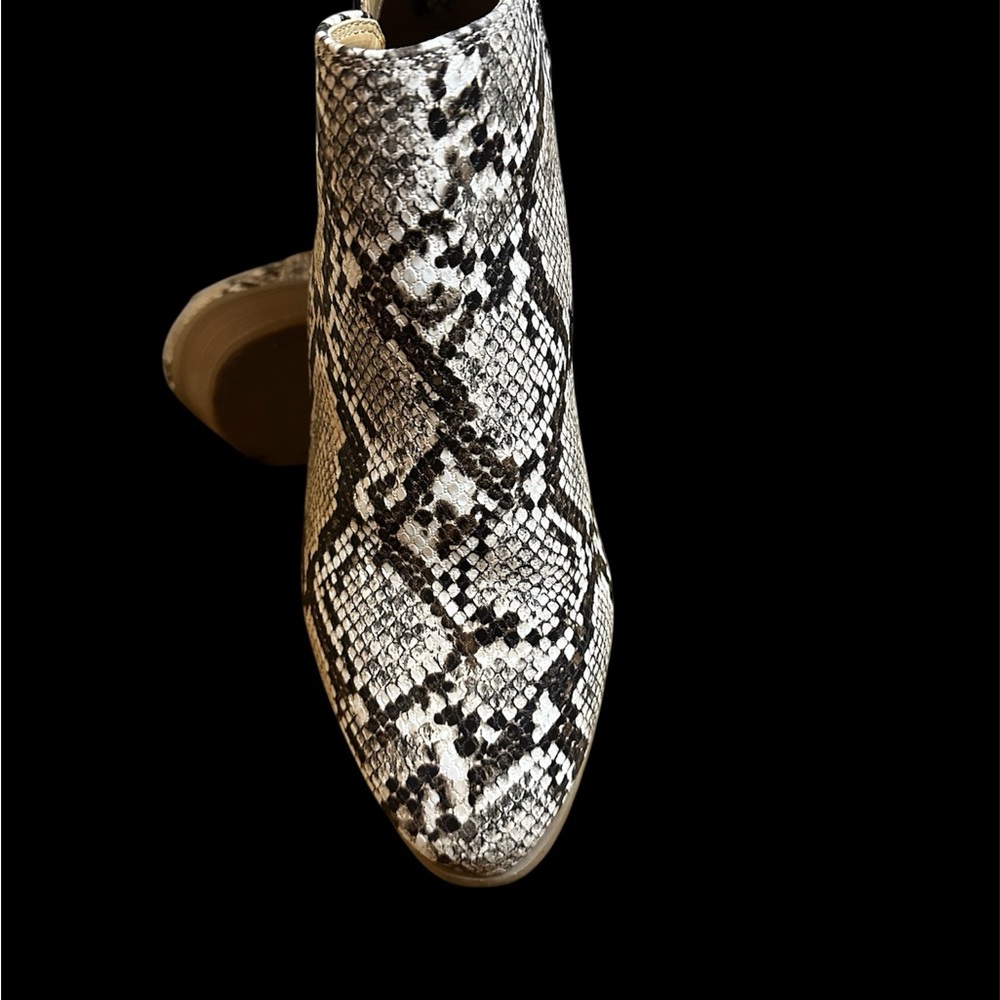Express Black and White Snakeskin Ankle Booties Size 8
